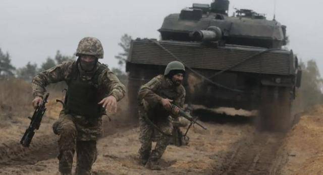 6国雇佣军到齐，俄终于弄明白，攻不下基辅的原因，3万朝军已就位