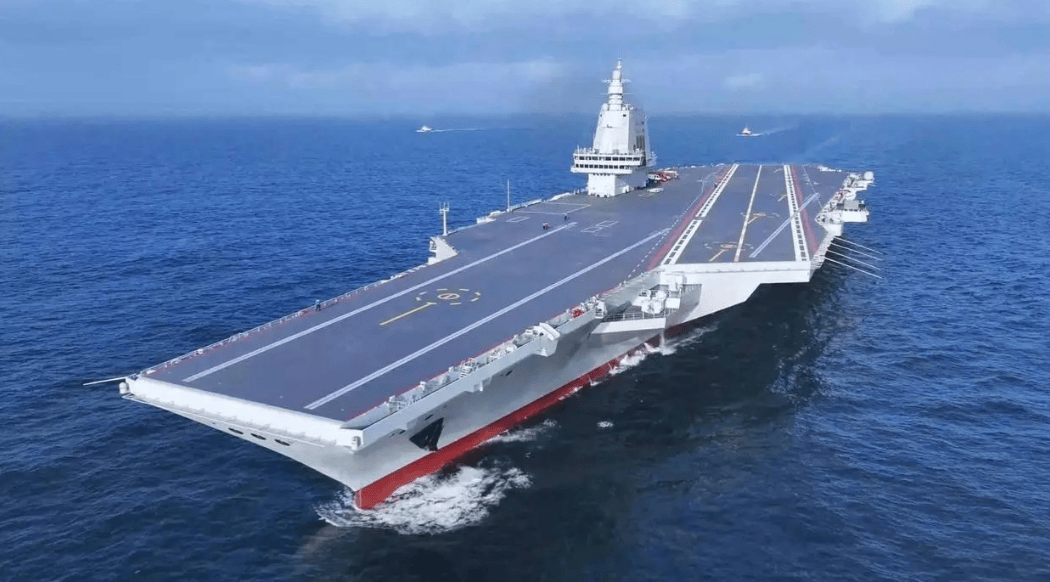 中方连发2条航行警告,福建舰或近日服役?歼35为何率先飞向南海