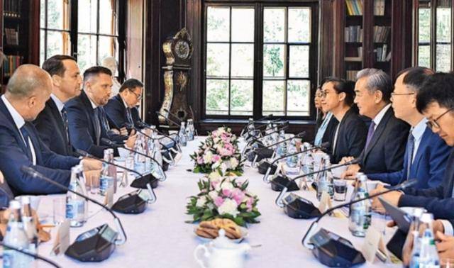 果然被说中：波兰叫停中欧班列，仅一天，中方就有了解决方法