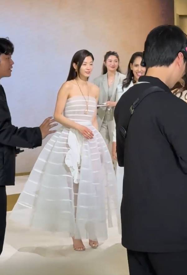 全智贤又来中国圈钱,嫁假富豪炒币亏了,张娜拉话含金量还在提升