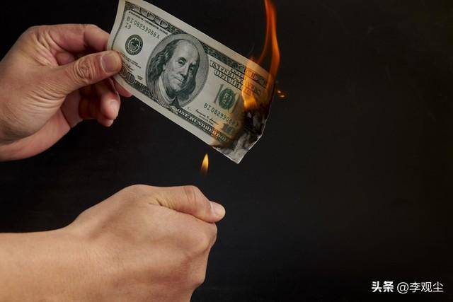 美元地位越来越弱?全球结算占比不足50%,人民币强势抢夺市场