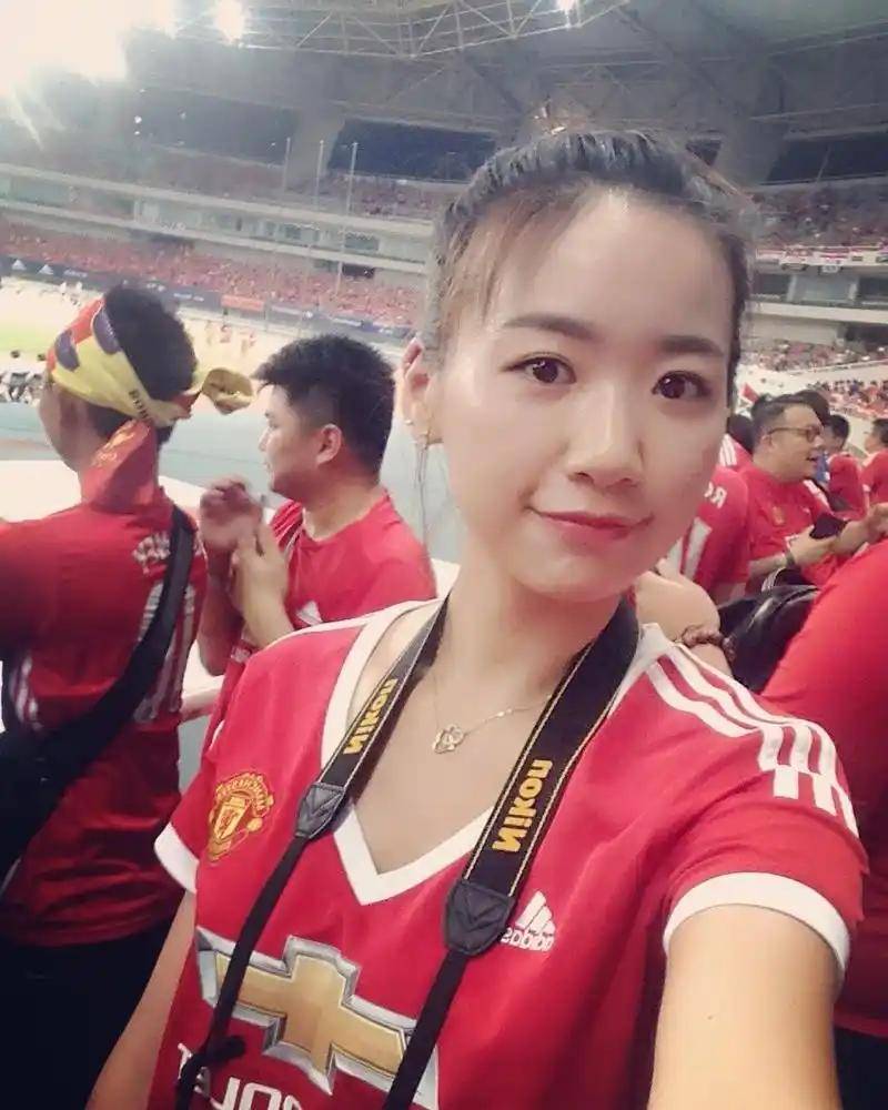 曼联被曼城打哭，门将弱爆了，就是不换，神操作的曼联还有救吗？