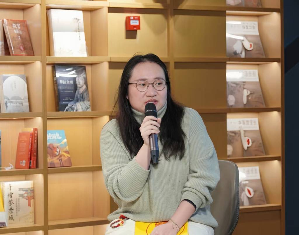 《饭圈纪实》：饭圈畸形生态是如何形成的
